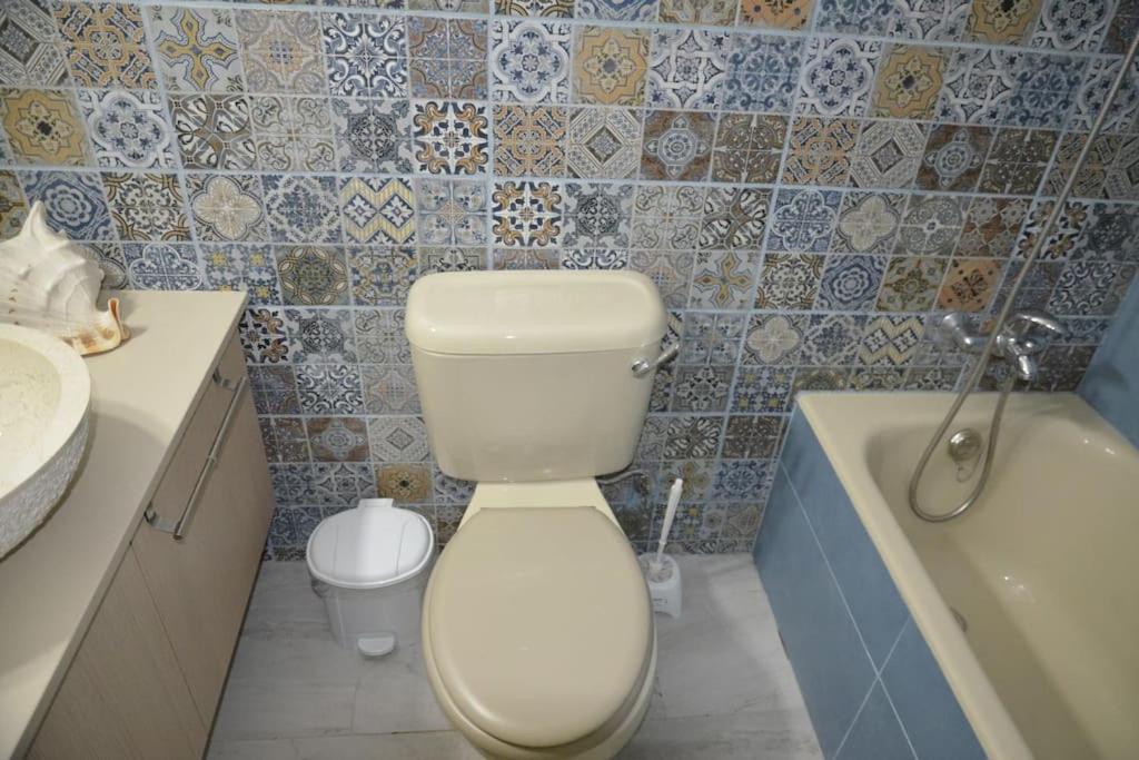 Isabella Court Townhouse Near Venus Beach And Lidl Paphos Exteriör bild