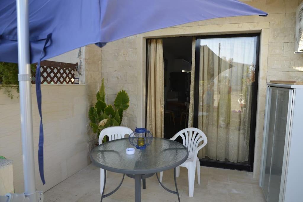 Isabella Court Townhouse Near Venus Beach And Lidl Paphos Exteriör bild